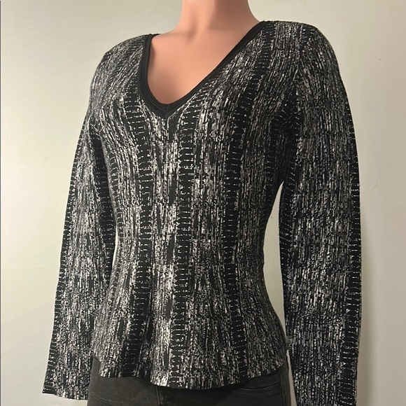 White House Black Market Abstract Striped Top Sweater Long Sleeve Size M. NWT - Picture 6 of 13